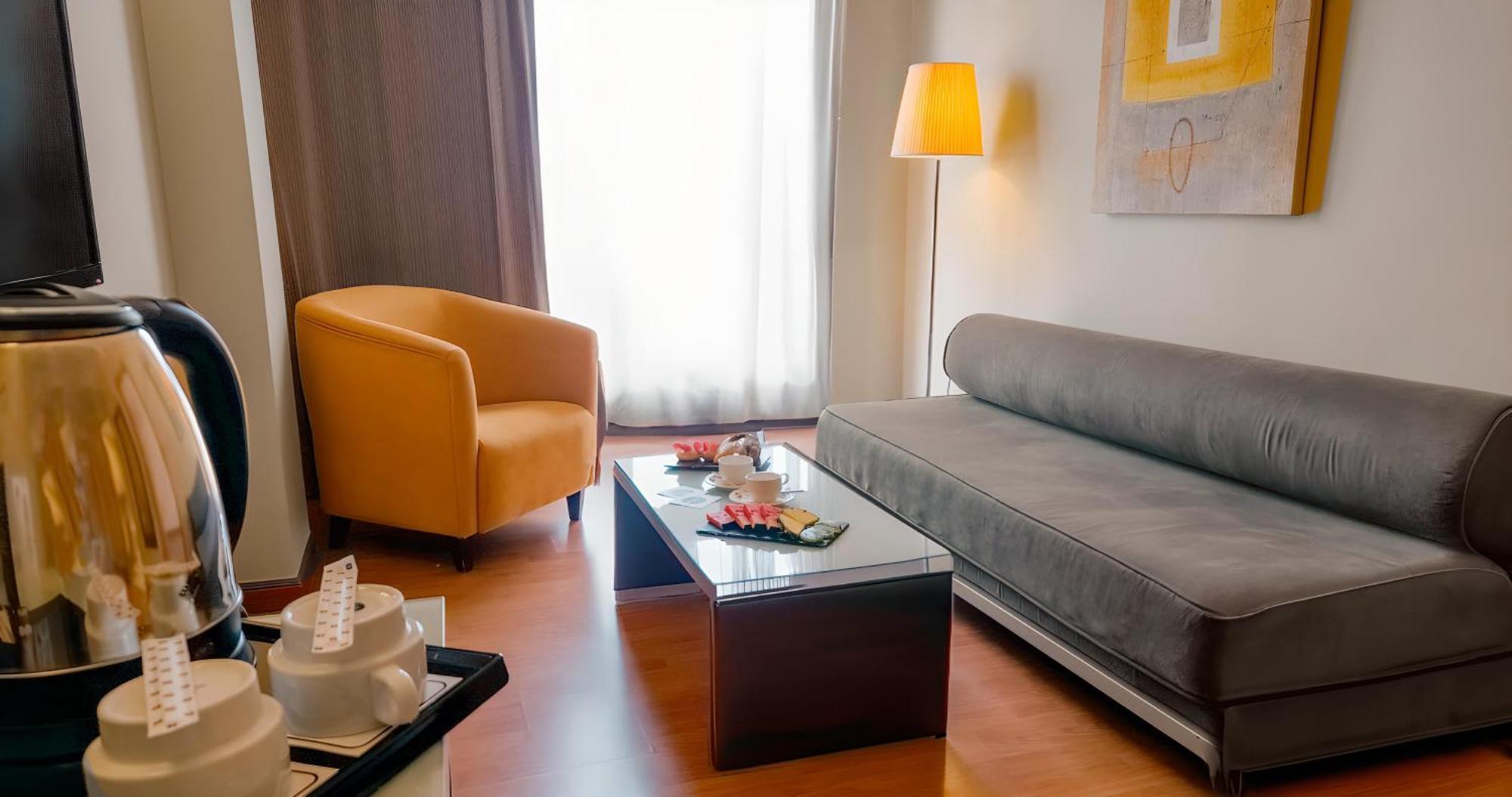 Vertice Sevilla Екстер'єр фото